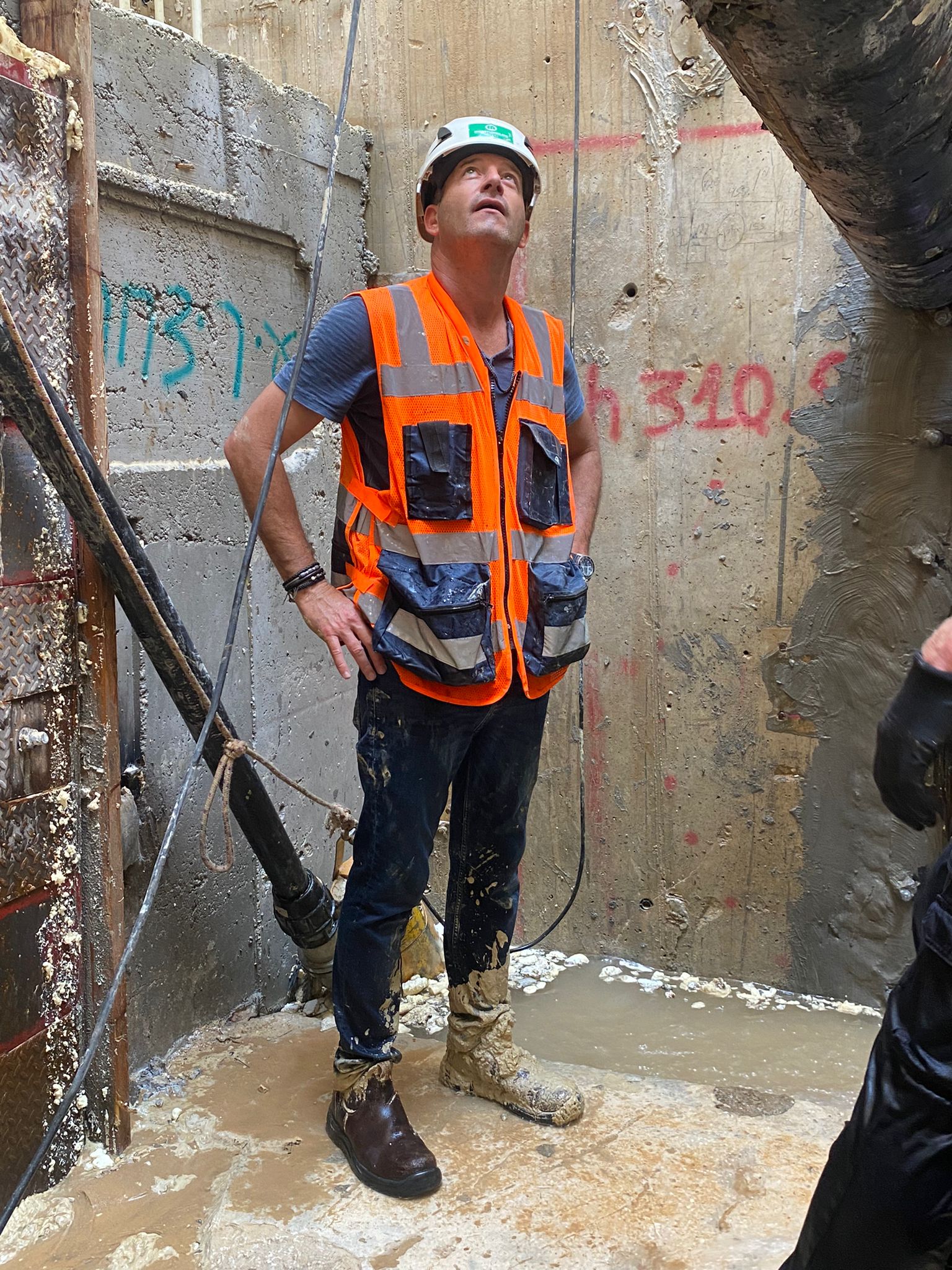 20230523_143809601_iOS